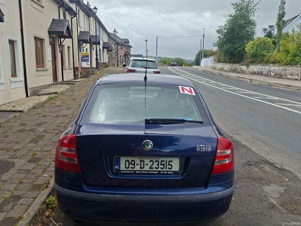 Skoda Octavia Hatchback, Petrol, 2009, Blue