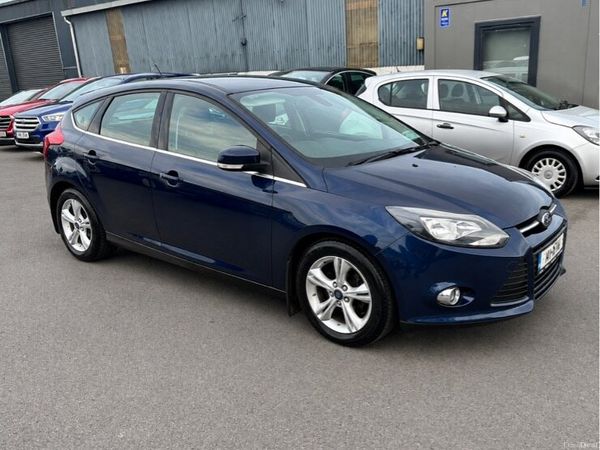Ford Focus Hatchback, Petrol, 2014, Blue
