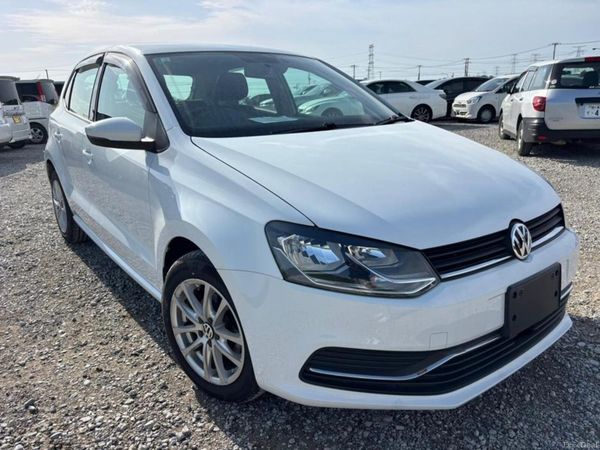 Volkswagen Polo Hatchback, Petrol, 2015, White