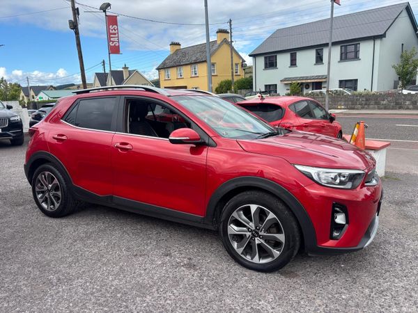Kia Stonic Estate/Jeep, Petrol, 2020, Red