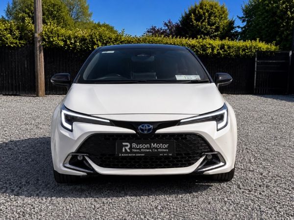 Hyundai i20 Hatchback, Petrol, 2024, Grey