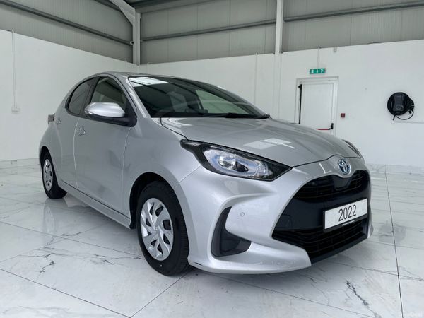 Toyota Yaris Hatchback, Petrol, 2022, Silver