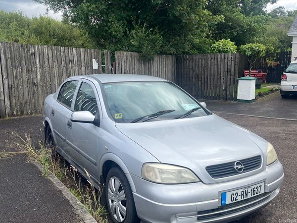 Opel Astra Saloon, Petrol, 2002, Silver