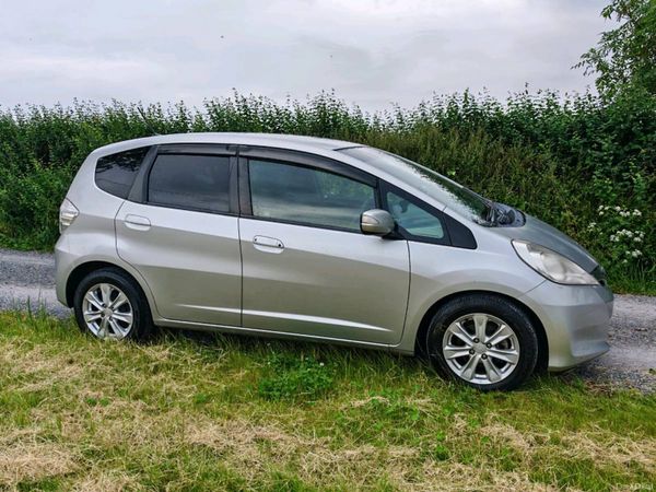 Honda Fit Hatchback, Petrol Hybrid, 2011, Silver