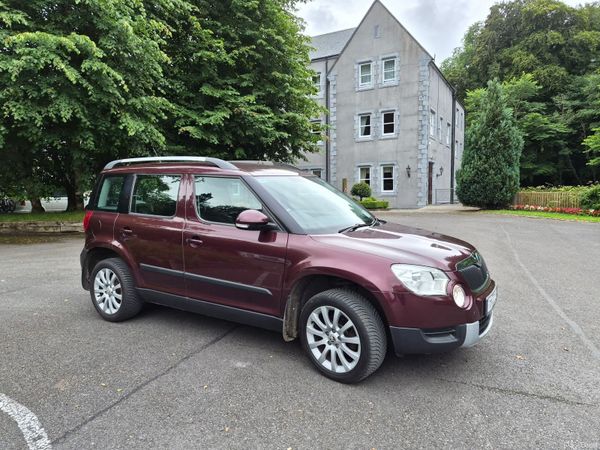 Skoda Yeti SUV, Diesel, 2011, Red