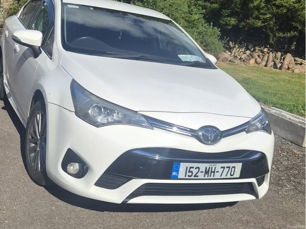 Toyota Avensis Saloon, Diesel, 2015, White