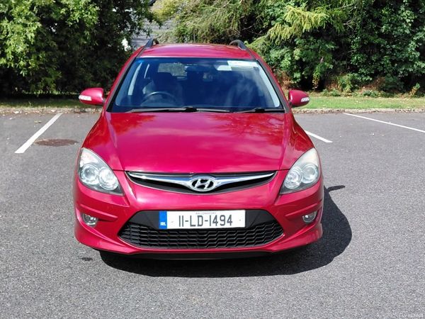 Hyundai i30 Estate, Diesel, 2011, Red
