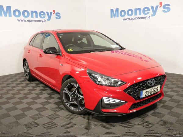 Hyundai i30 Hatchback, Petrol, 2023, Red