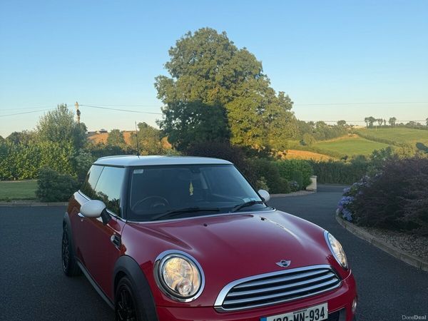 Mini Cooper Hatchback, Diesel, 2013, Red