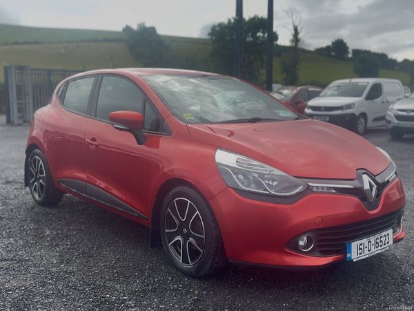 Renault Clio Hatchback, Petrol, 2015, Red