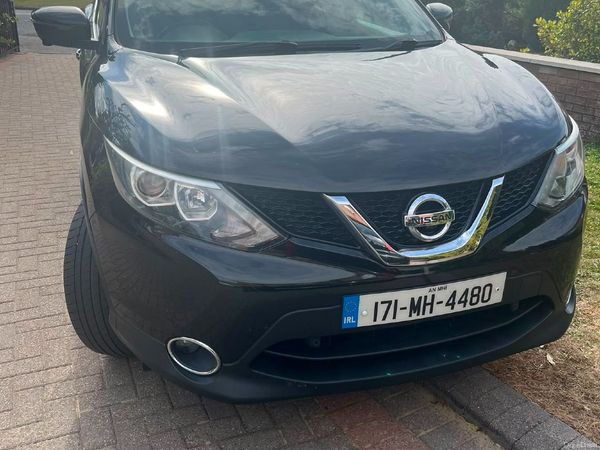 Nissan Qashqai SUV, Diesel, 2017, Black