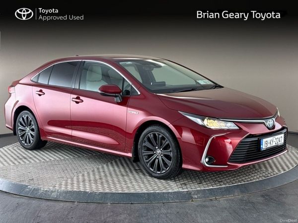 Toyota Corolla Saloon, Petrol Hybrid, 2019, Red