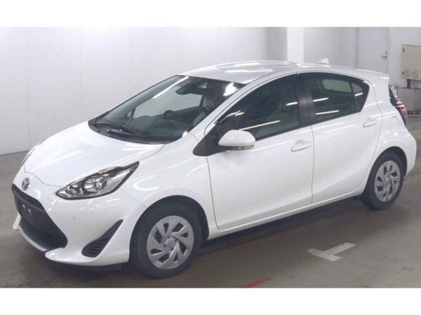Toyota Aqua Hatchback, Petrol Hybrid, 2021, White