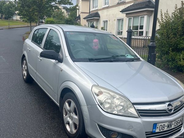 Opel Astra Hatchback, Petrol, 2008, Silver