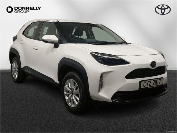 Toyota Yaris Cross Estate, Petrol Hybrid, 2023, White