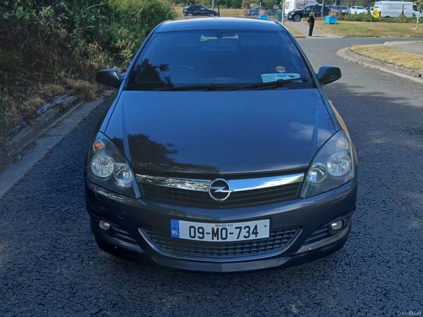 Opel Astra Hatchback, Diesel, 2009, Grey