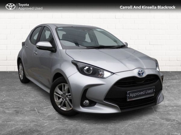 Toyota Yaris Hatchback, Petrol Hybrid, 2022, Silver