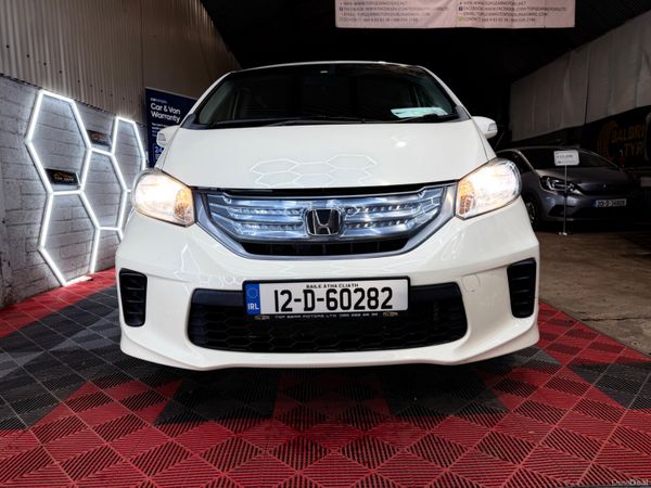 Honda Freed MPV, Petrol Hybrid, 2012, White