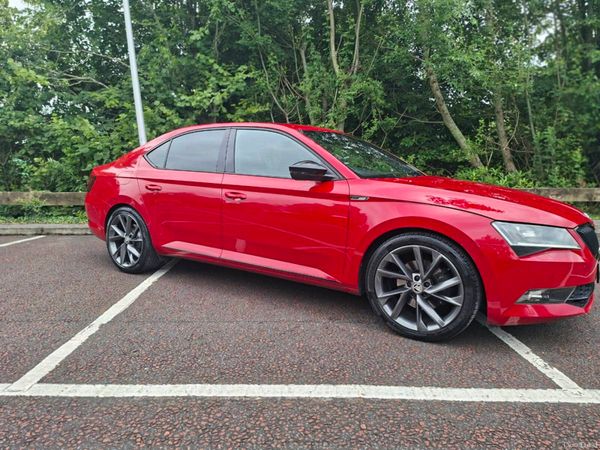 Skoda Superb Hatchback, Diesel, 2019, Red