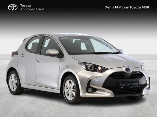 Toyota Yaris Hatchback, Petrol Hybrid, 2023, Silver