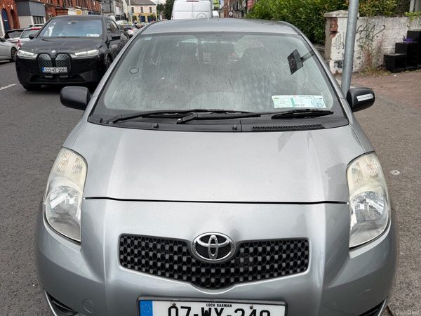 Toyota Yaris Hatchback, Petrol, 2007, Silver