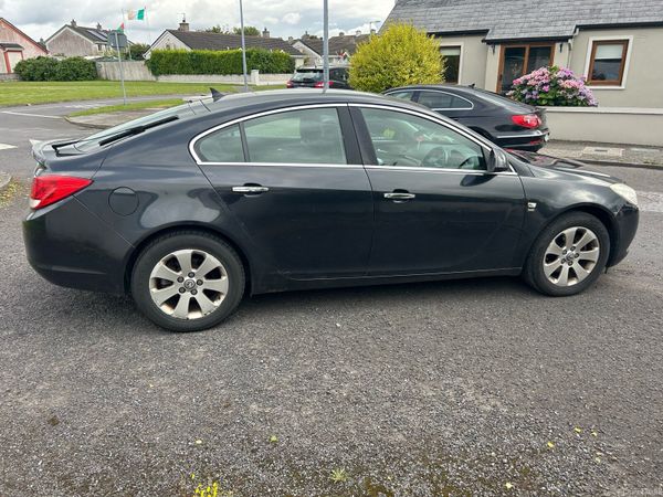 Vauxhall Insignia Hatchback, Diesel, 2012, Black