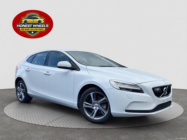 Volvo V40 Hatchback, Petrol, 2016, White