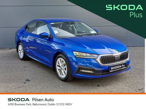 Skoda Octavia Saloon, Petrol Hybrid, 2024, Blue