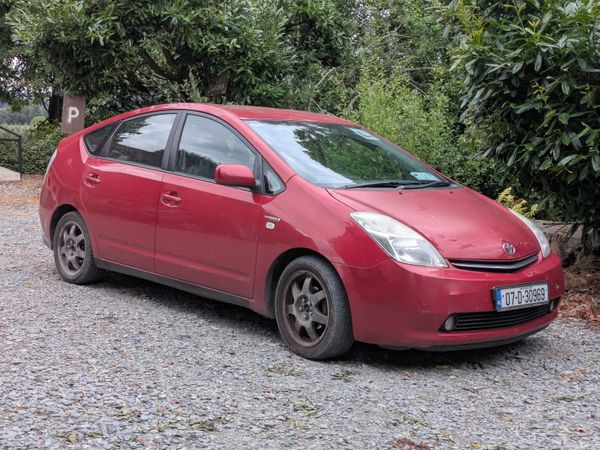 Toyota Prius Hatchback, Petrol Hybrid, 2007, Red