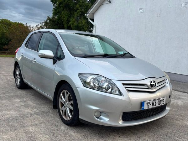 Toyota Auris Hatchback, Diesel, 2012, Silver