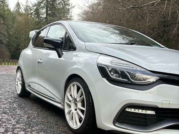 Renault Clio Hatchback, Petrol, 2014, White
