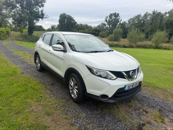 Nissan Qashqai Hatchback, Diesel, 2015, White
