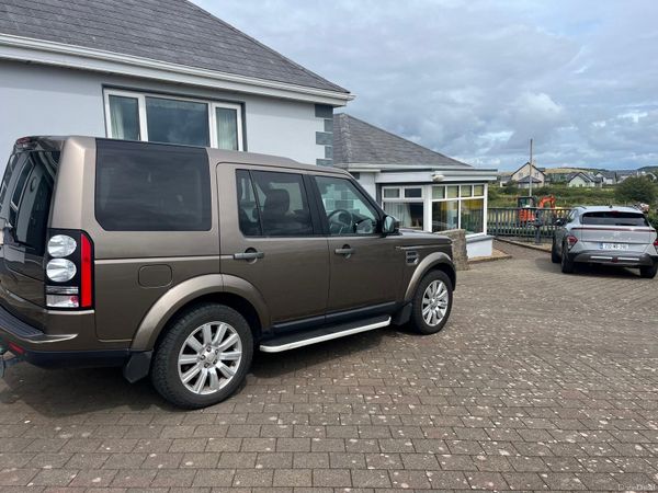 Land Rover Discovery SUV, Diesel, 2014, Gold