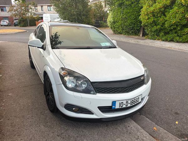 Opel Astra Hatchback, Petrol, 2010, White