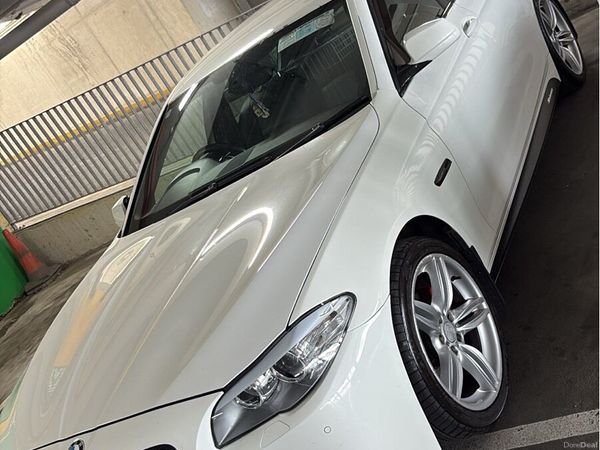 BMW 5-Series Saloon, Diesel, 2013, White