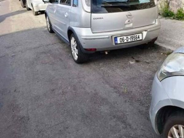 Opel Corsa Hatchback, Petrol, 2006, Silver