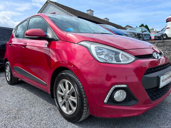 Hyundai i10 Hatchback, Petrol, 2016, Red
