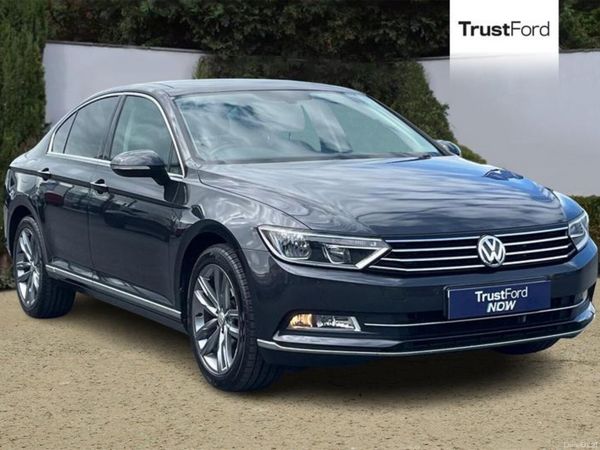 Volkswagen Passat Saloon, Petrol, 2018, Grey