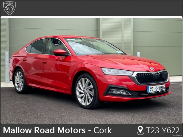 Skoda Octavia Hatchback, Diesel, 2023, Red