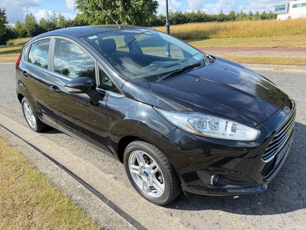 Ford Fiesta Hatchback, Petrol, 2015, Black