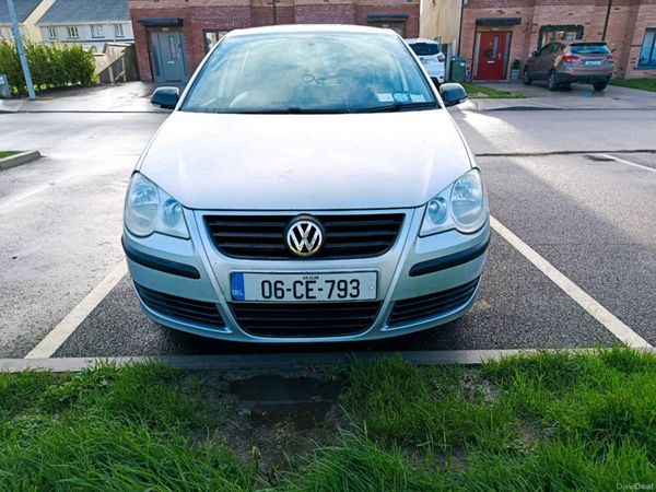 Volkswagen Polo Hatchback, Petrol, 2006, Silver