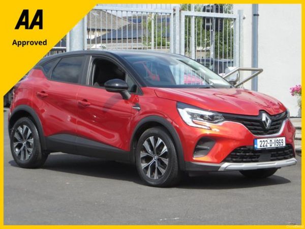 Renault Captur Hatchback, Petrol, 2022, Red