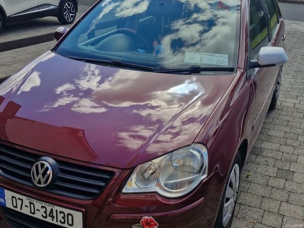 Volkswagen Polo Hatchback, Petrol, 2007, Red