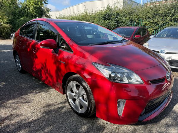 Toyota Prius Hatchback, Petrol Hybrid, 2015, Red