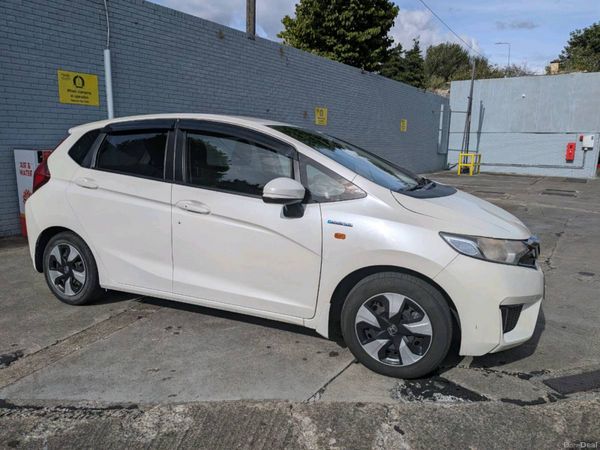 Honda Fit Hatchback, Petrol Hybrid, 2016, White