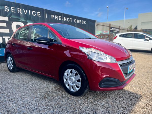 Peugeot 208 Hatchback, Petrol, 2016, Red