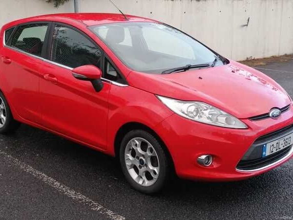 Ford Fiesta Hatchback, Diesel, 2012, Red