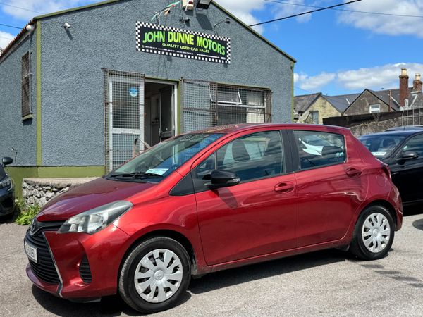 Toyota Yaris Hatchback, Petrol, 2015, Red