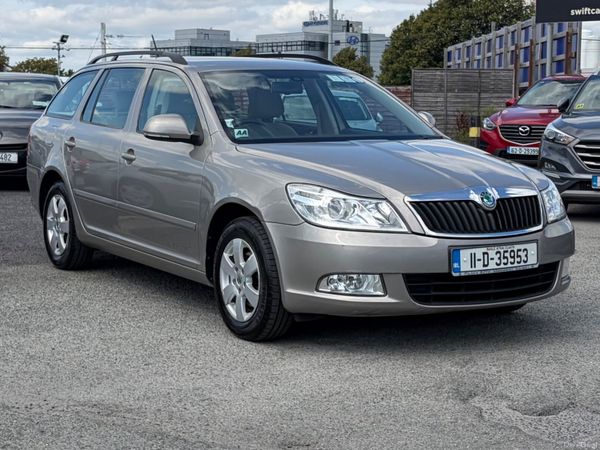 Skoda Octavia Estate, Petrol, 2011, Beige