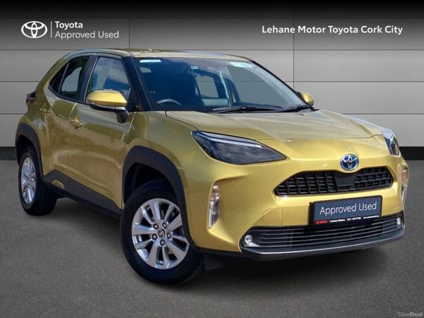 Toyota Yaris Cross Hatchback, Petrol Hybrid, 2023, Yellow